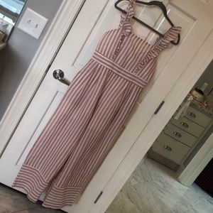 Ruffle sleeve Romper Size L